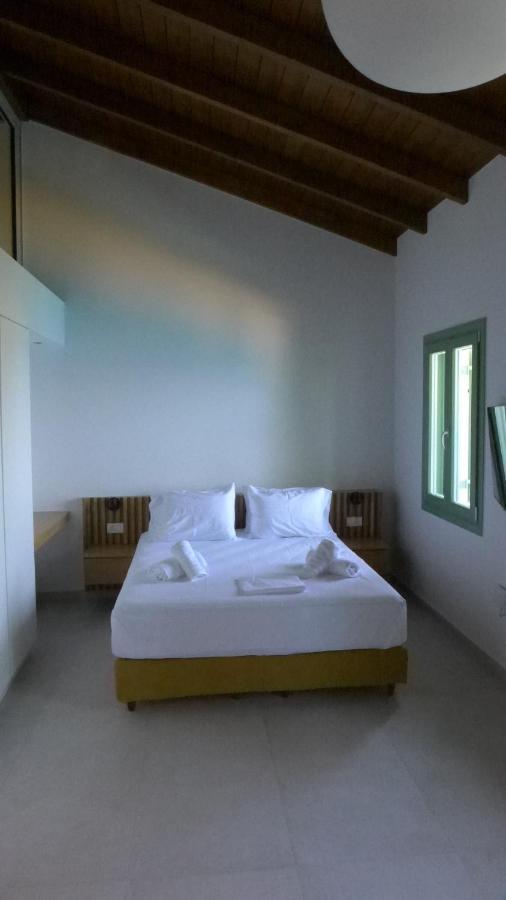 Caltabania Suites Áyios Nikítas エクステリア 写真