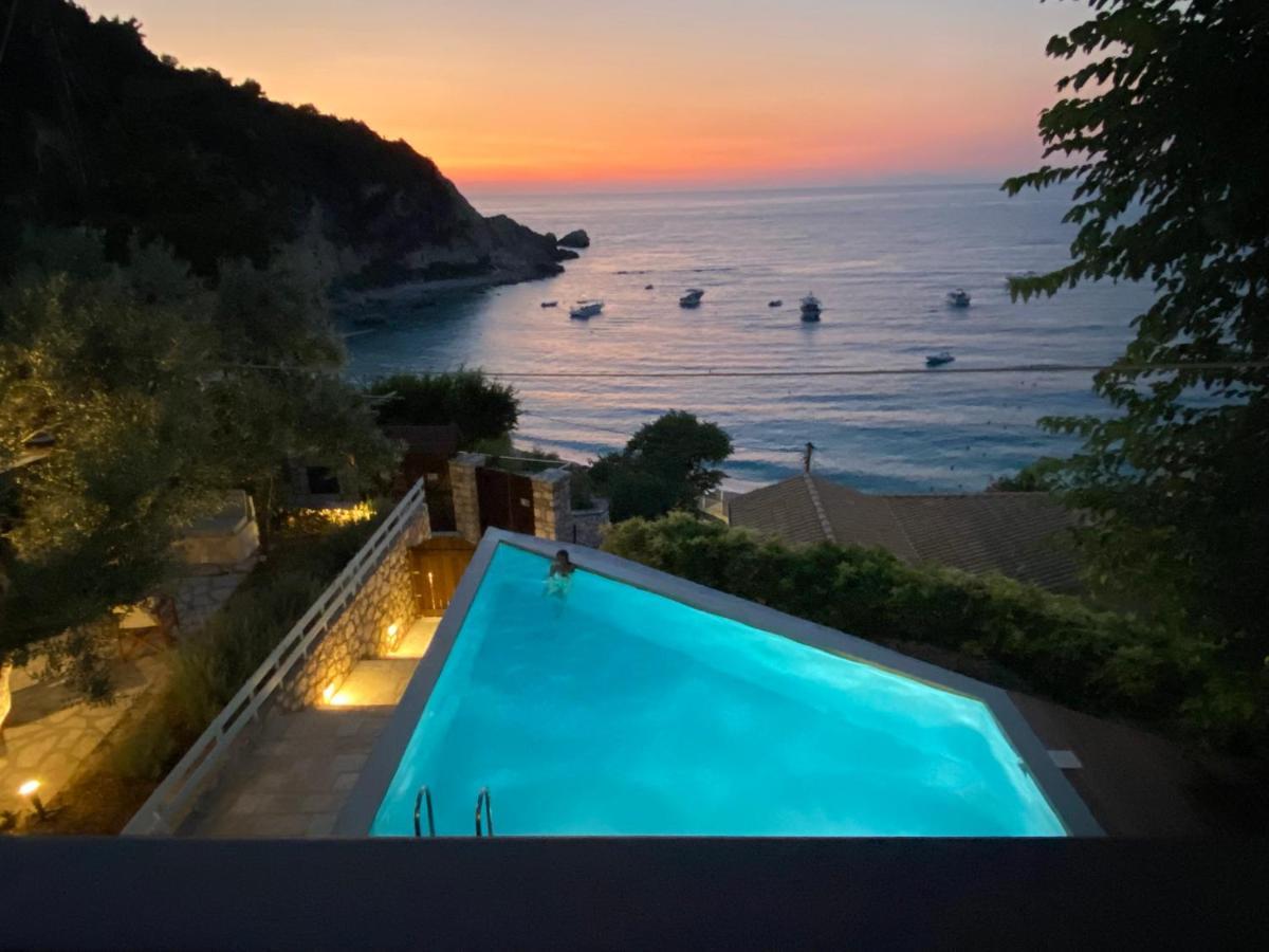 Caltabania Suites Áyios Nikítas エクステリア 写真