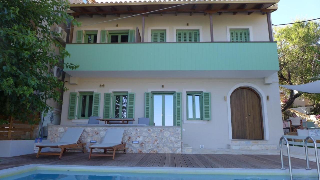 Caltabania Suites Áyios Nikítas エクステリア 写真
